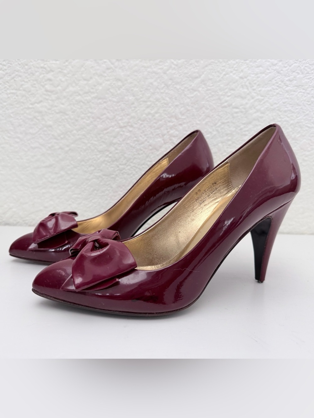COACH Vintage Cherry Patent Bow-Accent Pumps Size 8
